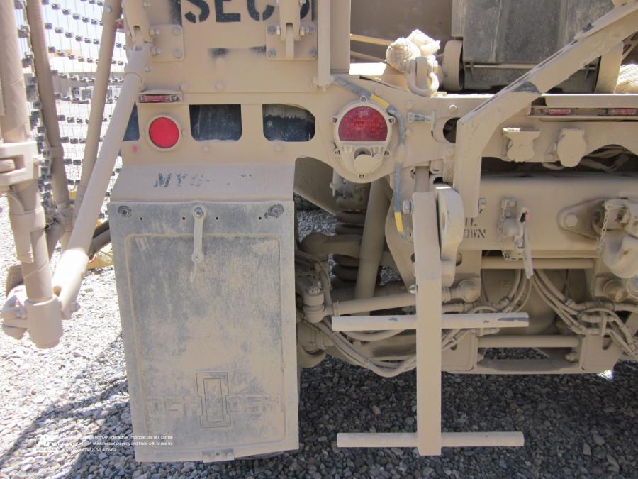Детали экстерьера Oshkosh M-ATV 2009 года  (фото 72 из 676)